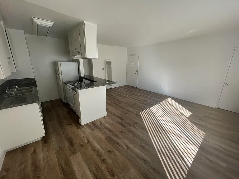 3609 Keystone Ave #6 — Photo 2