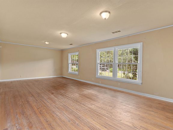 5th image of 1604 Laurelwood Dr