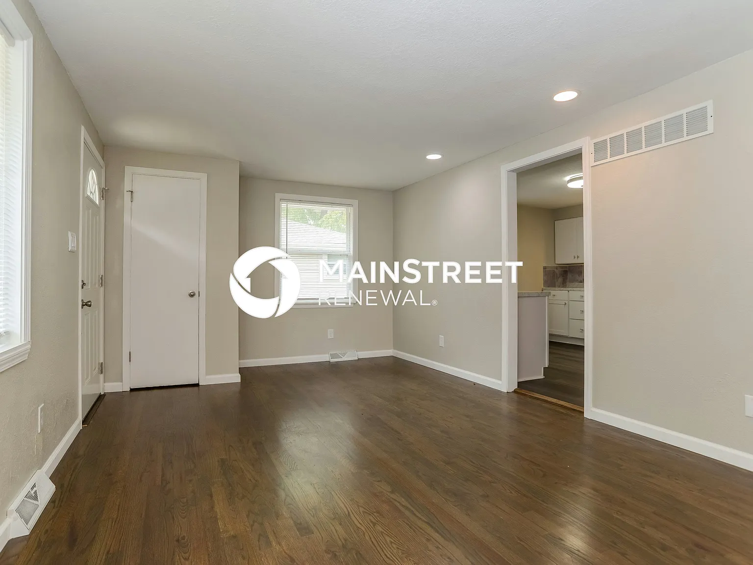 6946 N Hickory St — Photo 4