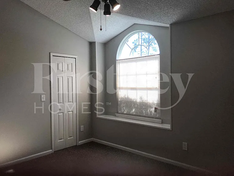7852 Catskills Ct — Photo 18