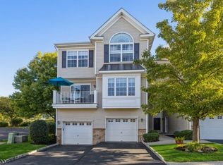 78 Mountainside Dr, Pompton Lakes, NJ 07442