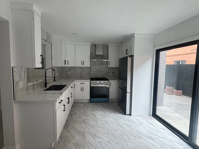 2668 Randolph St — Photo 11