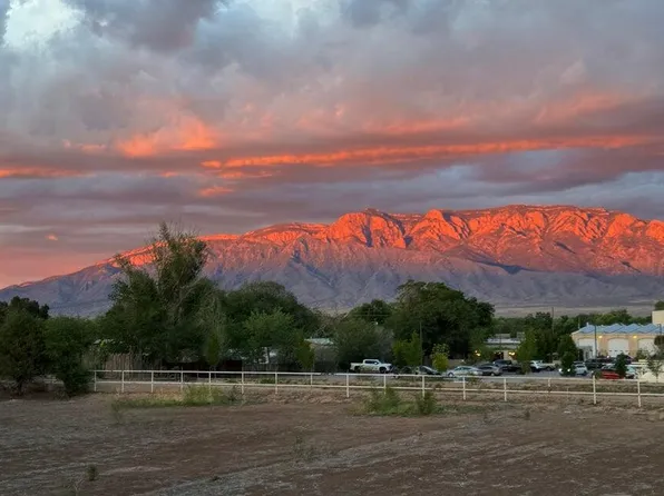 390 Pueblito Ln NW, Corrales, NM 87048