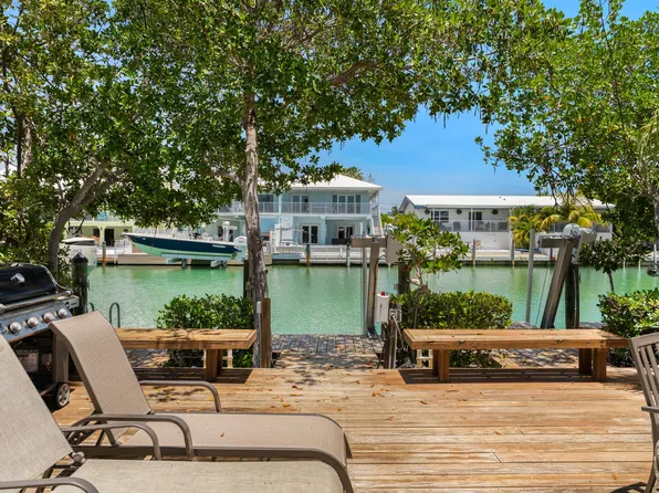 440 9th St, Key Colony Beach, FL 33051