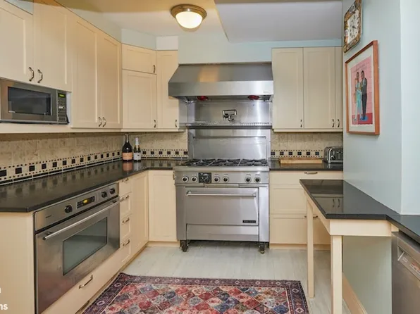 2 Beekman Place image 9 of 11