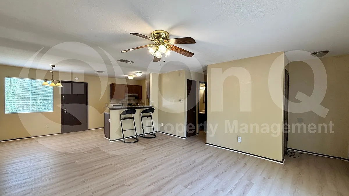 3 bed, 2.0 bath, 1040 sqft, $1,599 — Photo 4