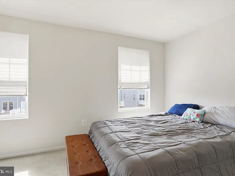 186 Coolidge Ave — Photo 23