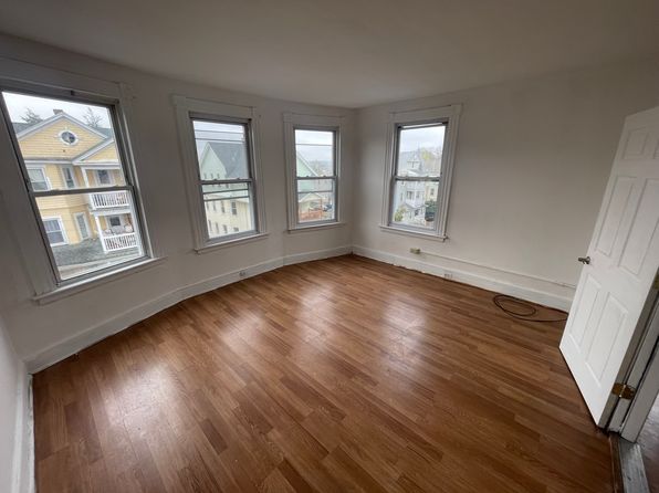 41 Rose St #3, Waterbury, CT 06704