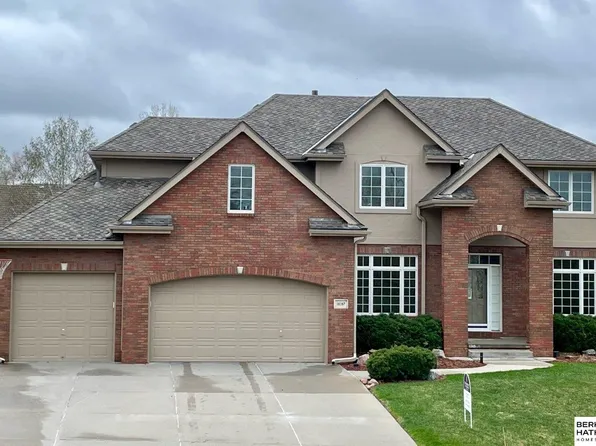 16167 Pinkney St, Omaha, NE 68116