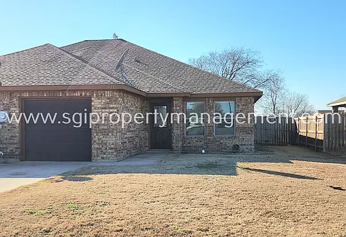 931 Robineta Ln Photo 1