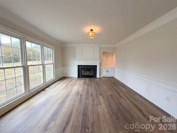 3rd image of 8141 Long Nook Ln