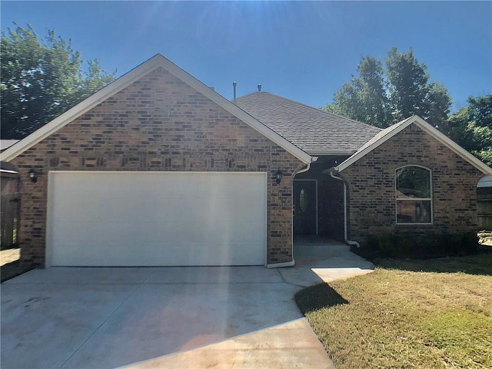 1st image of 844 Twin Lake Dr