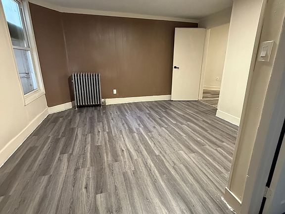2nd image of 1156 E Broad St APT 1