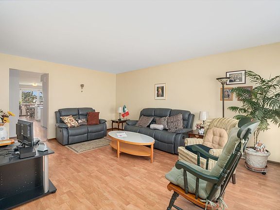 5th image of 436 Saginaw Ave