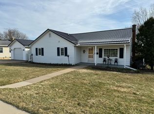 417 E Division St, Dodgeville, WI 53533