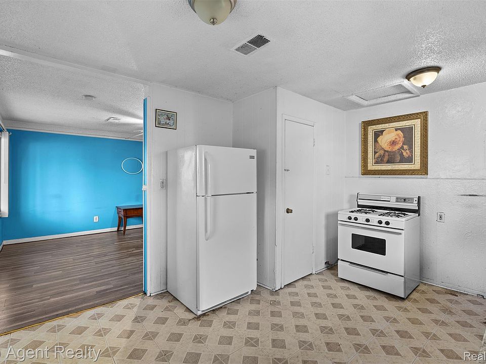 241 W Yale Ave, photo 8