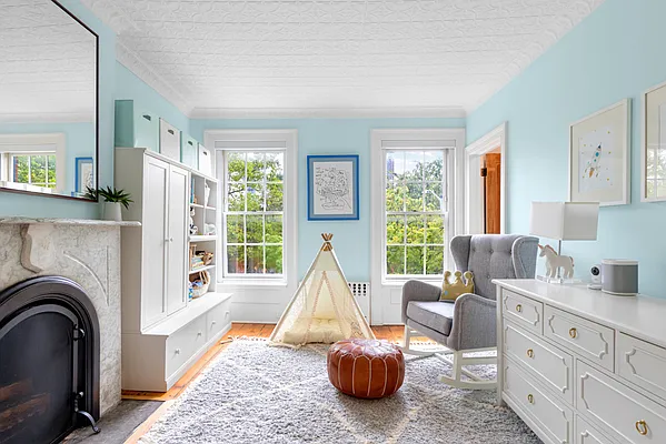 Sold by Compass | media 21