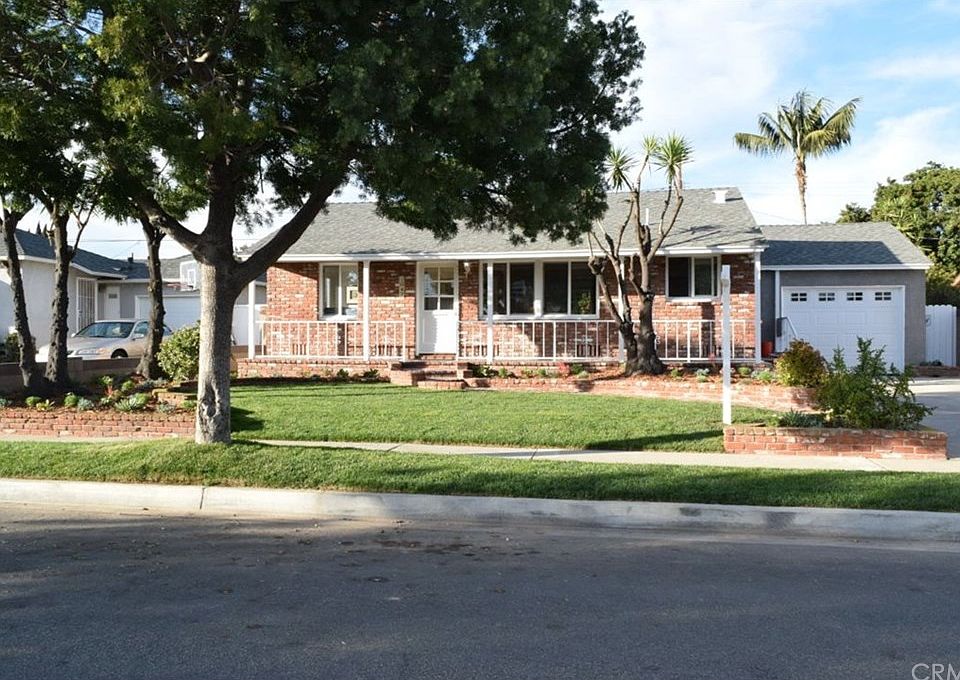 1st image of 2047 W 160th St