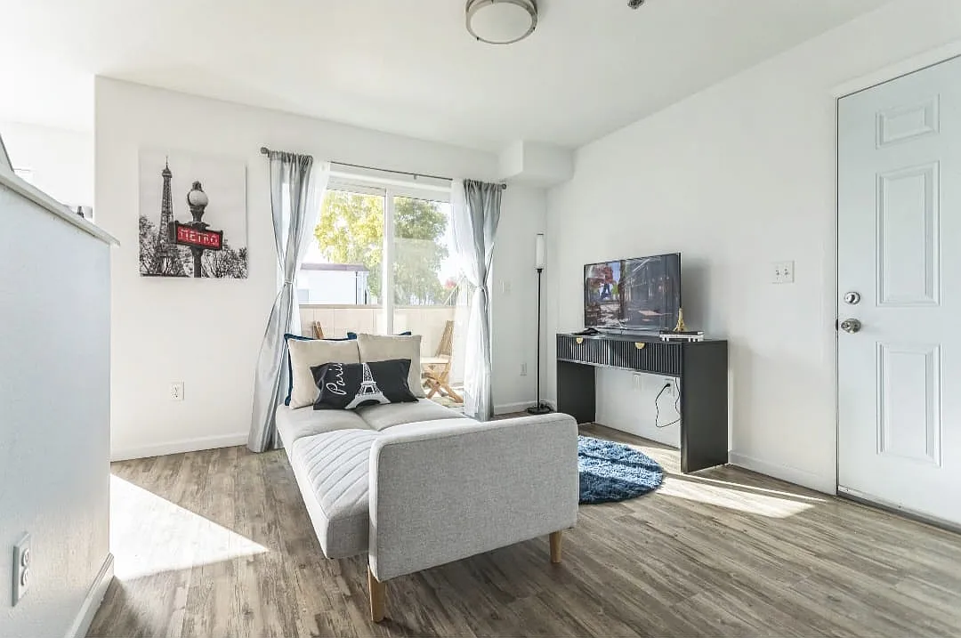 2 bed, 900 sqft, $1,850 — Photo 4
