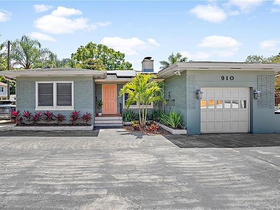 2nd image of 910 38th Ave N
