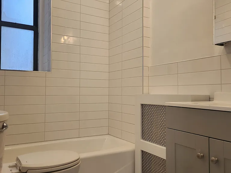 207 W 106th St #4D — Photo 16