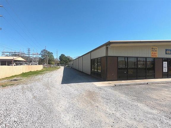 3rd image of 1501 Gerstner Memorial Dr