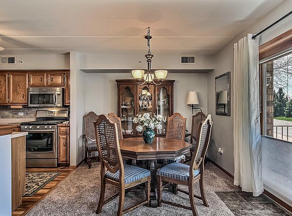 3rd image of 104 Swan Dr Unit 1-C
