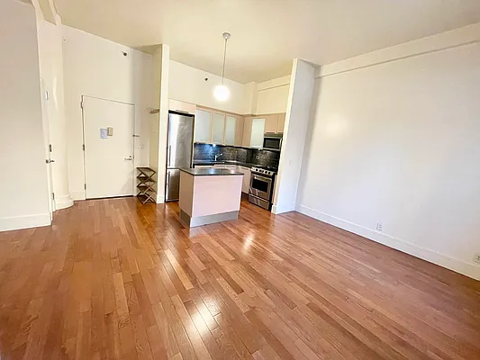 Rented by Tabak Real Estate | media 10