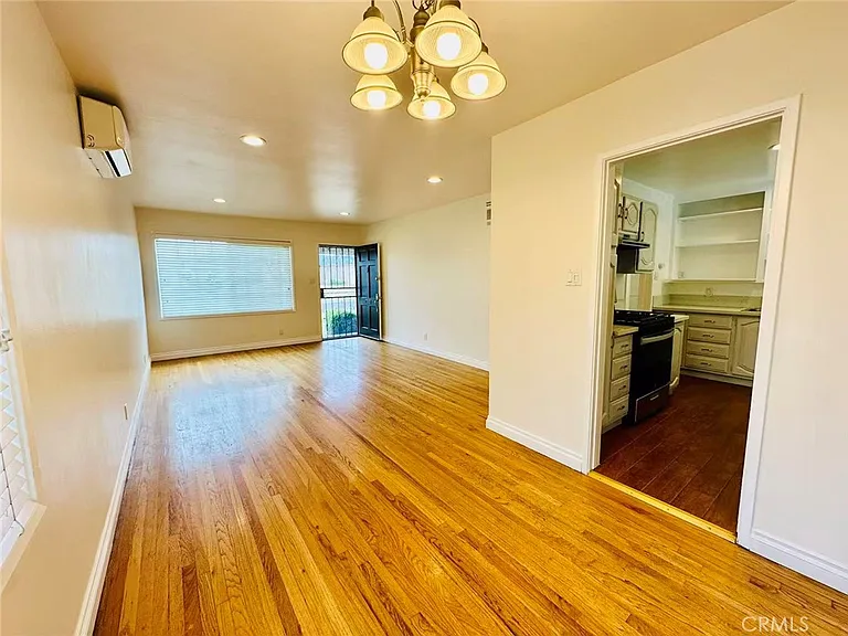 400 E Fernfield Dr — Photo 5