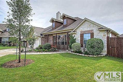 3rd image of 905 Glenview Cir