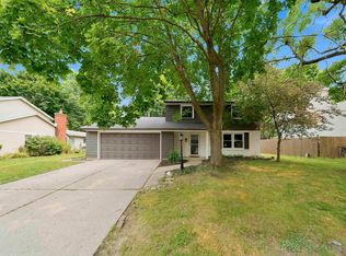 7025 White Eagle Dr, Fort Wayne, IN 46815