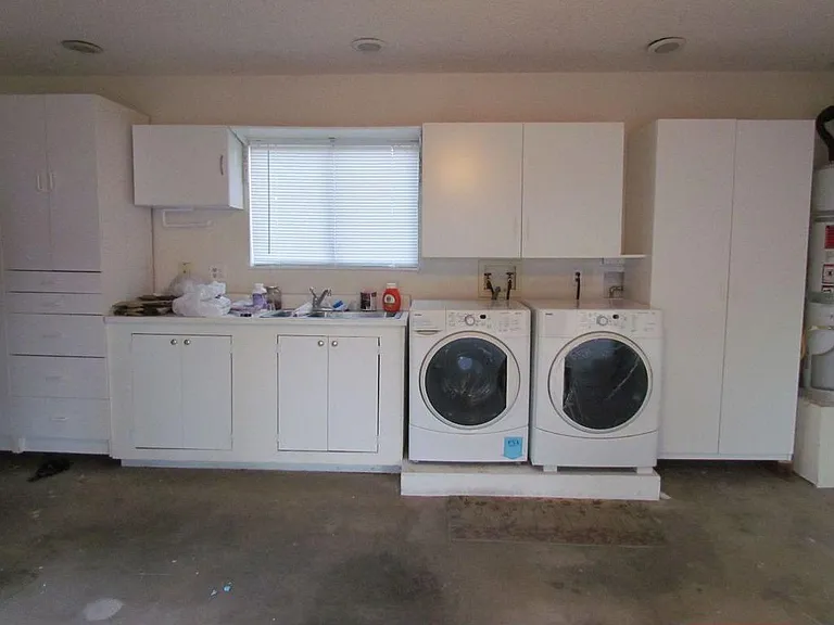 Vanowen St — Photo 8