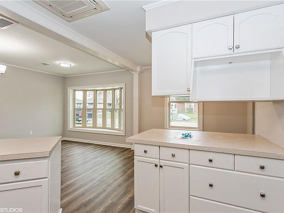 5th image of 364 Blossom Ct