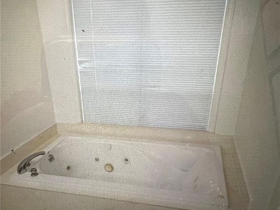 3rd image of 240 Shanewood Dr