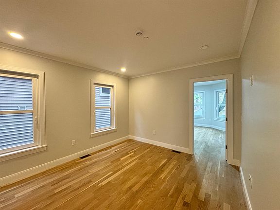 3rd image of 37 Gore St #3