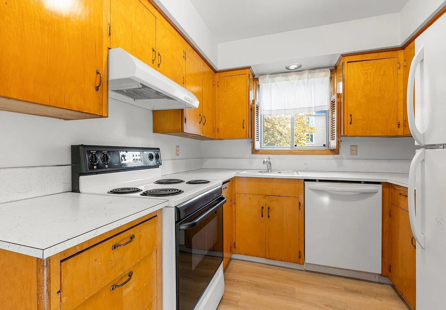 2 bed, 1.0 bath, 860 sqft, $1,895 — Photo 3