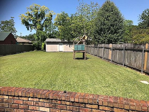 3rd image of 3824 Simone Garden Dr