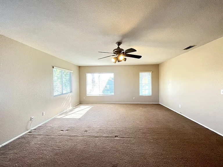 4130 Prairie Dunes Dr — Photo 20