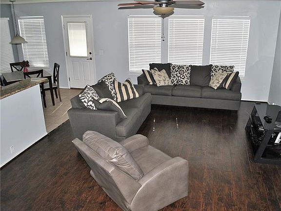 4th image of 10409 Donnis Dr