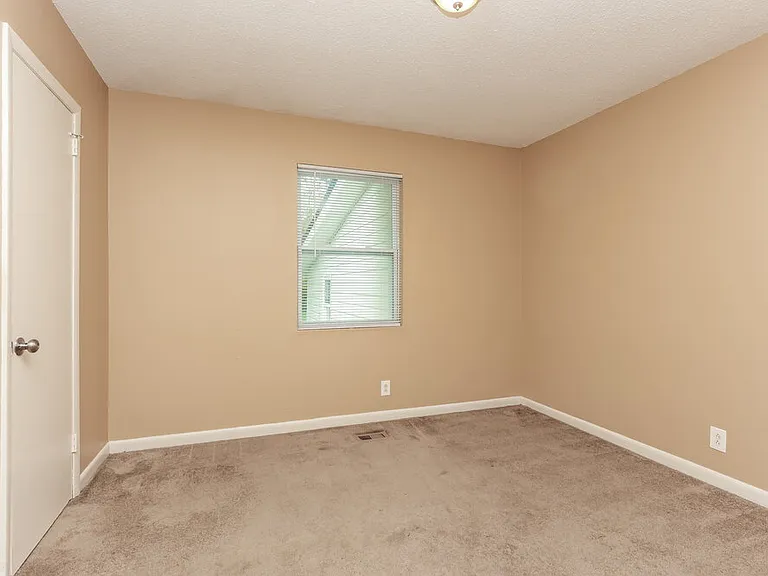 2214 Norman Ave — Photo 14