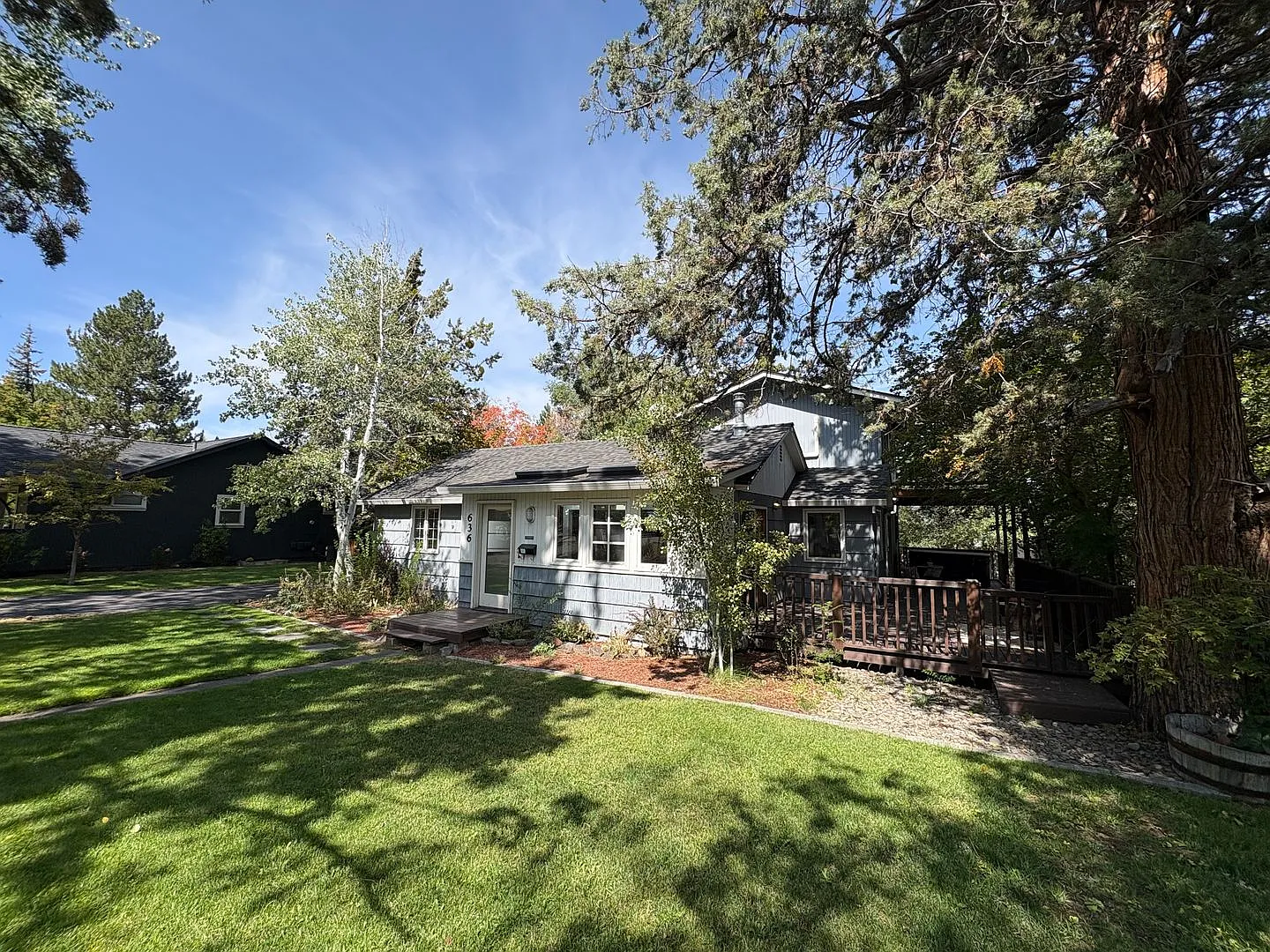 Fantastic 4 BR Home in Midtown Bend with Hot Tub and Garage — Photo 3