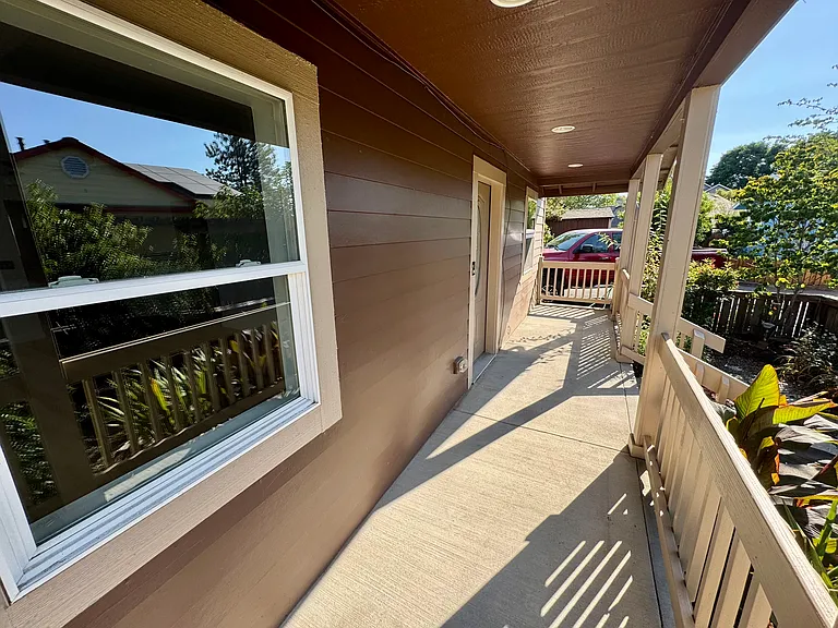 1094 NE Conifer Blvd #4 — Photo 3