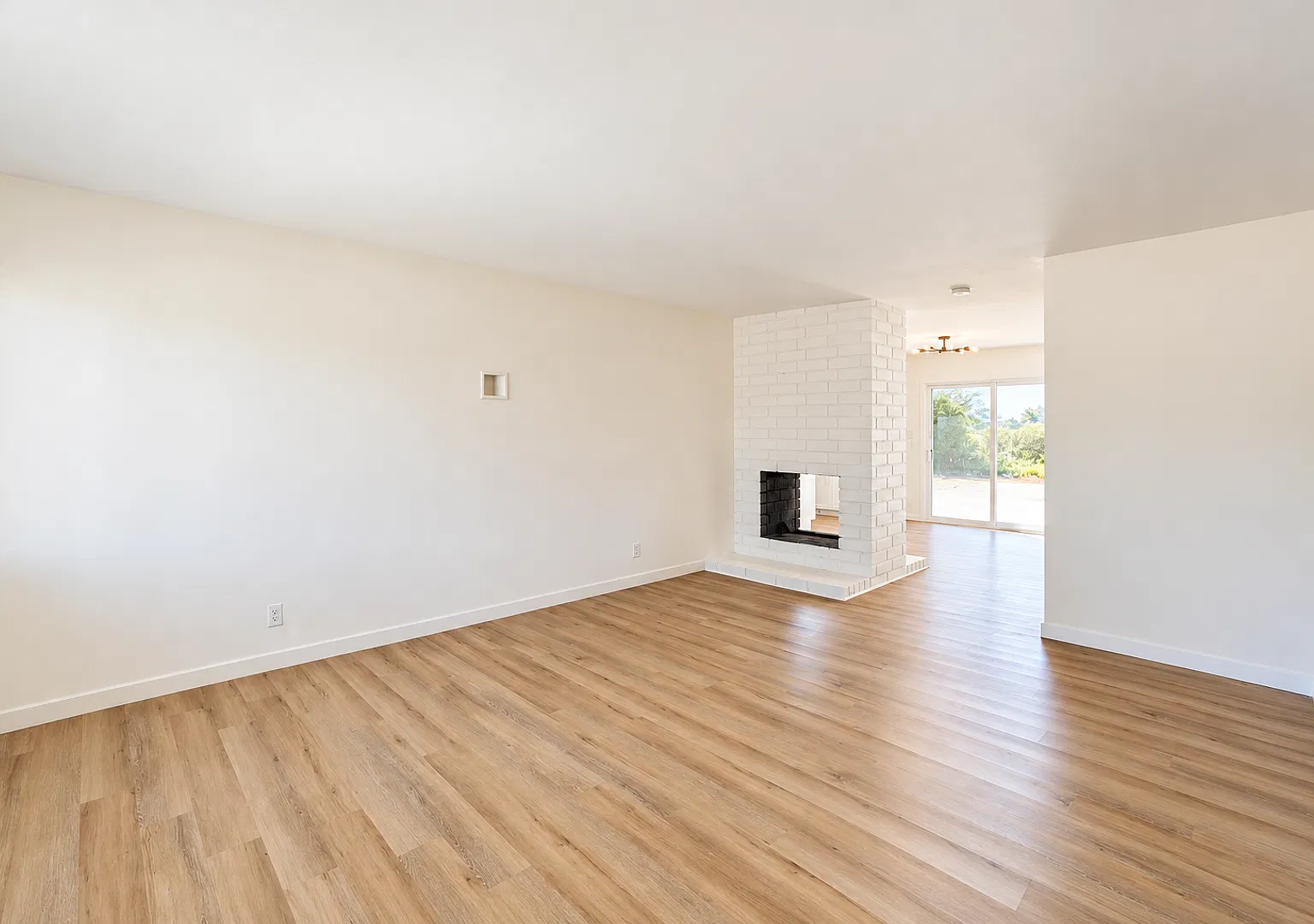 Luxurious Crestview Home — Photo 3