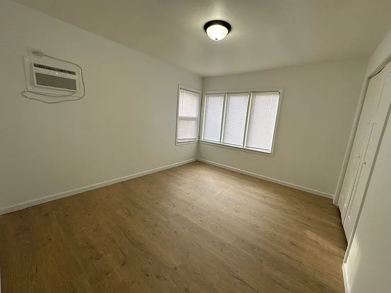 2708 Trimble St — Photo 15