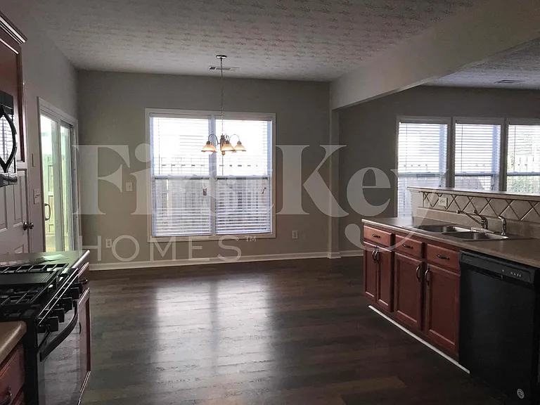 311 Azalea Loop — Photo 9
