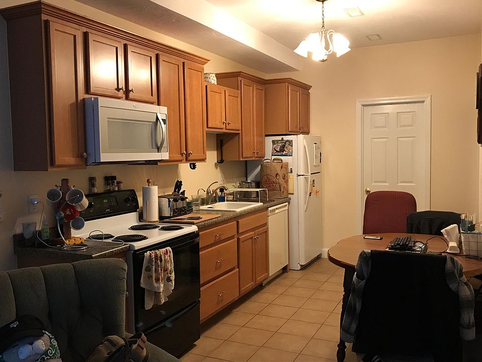 2nd image of 180 Washington St