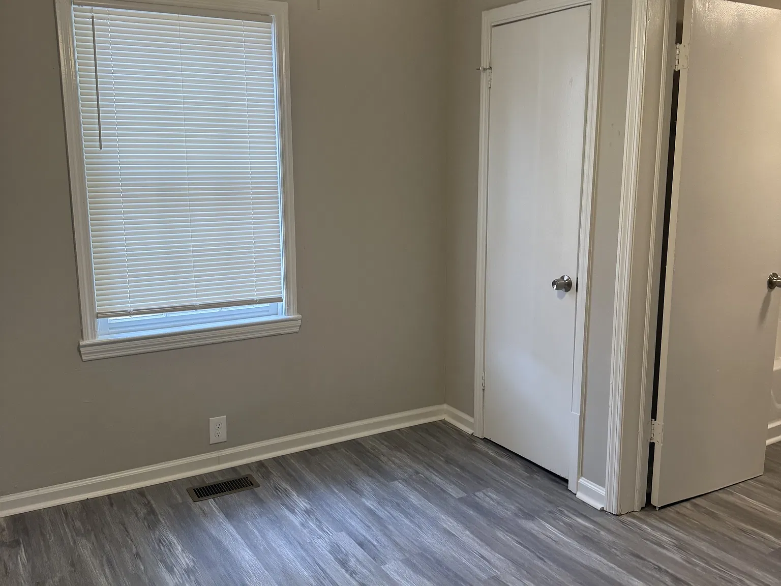 309 Dix Street - 1 — Photo 4