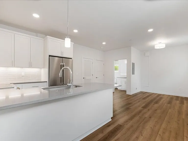 8438 SE 21st Ave — Photo 11