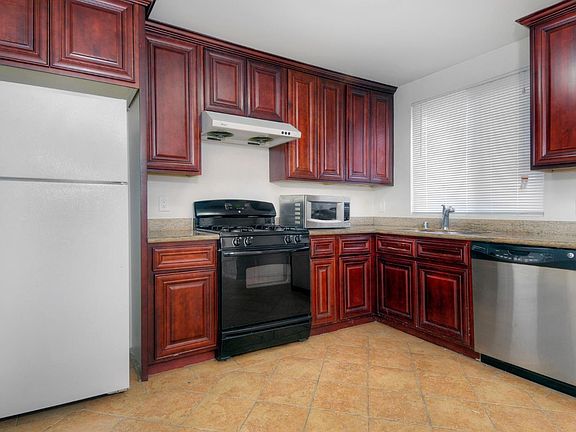 5th image of 2228 Terra Villa St