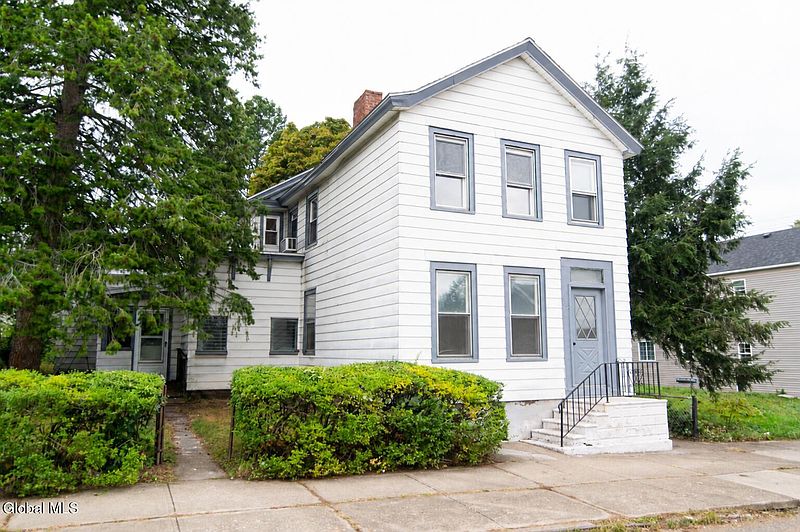 2nd image of 1339 3rd Avenue